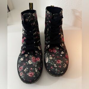 Dr. Martens | Hackney Floral Boots